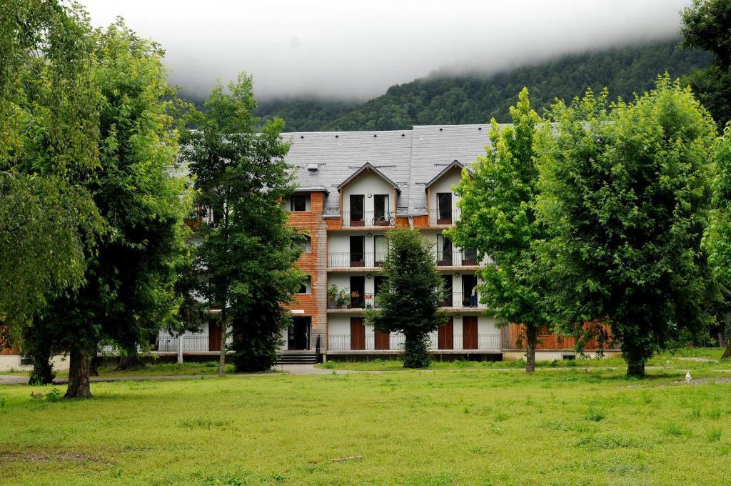 Residence Les Jardins De Ramel By Popinns Bagneres-de-Luchon Ruang foto